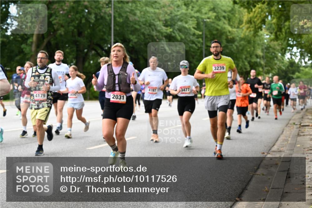06.09.2026 - CURREX Alsterlauf Dr. Thomas Lammeyer http://msf.ph/oto/10117526 06.09.2026 09:15:29 Laufen 4197, 4179, 2031, 3477, 3239 meine-sportfotos.de