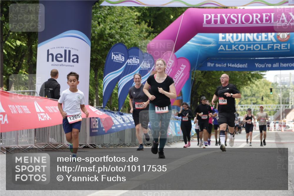 06.09.2026 - CURREX Alsterlauf Yannick Fuchs http://msf.ph/oto/10117535 06.09.2026 12:01:24 Ziel 1026, 1243 meine-sportfotos.de