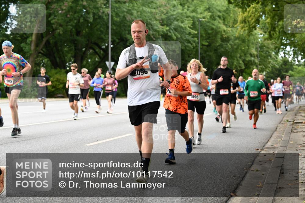 06.09.2026 - CURREX Alsterlauf Dr. Thomas Lammeyer http://msf.ph/oto/10117542 06.09.2026 09:15:32 Laufen 2205, 2096, 20, 4790, 5252, 995 meine-sportfotos.de