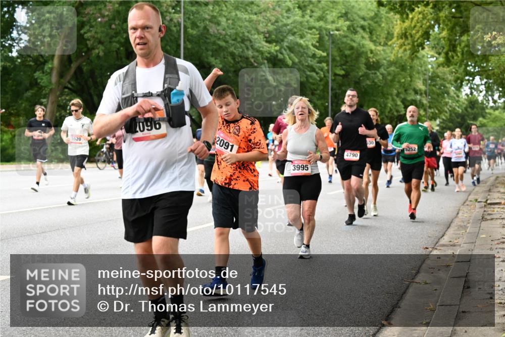 06.09.2026 - CURREX Alsterlauf Dr. Thomas Lammeyer http://msf.ph/oto/10117545 06.09.2026 09:15:33 Laufen 5520, 096, 2091, 3995, 4790, 030, 5252 meine-sportfotos.de