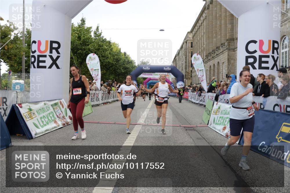 06.09.2026 - CURREX Alsterlauf Yannick Fuchs http://msf.ph/oto/10117552 06.09.2026 09:59:26 Ziel 2077, 2367, 2772, 3535, 3542, 3600, 3657, 3695, 3969, 4091, 4139, 4158, 4217, 4478, 4748, 4791, 5160, 5636, 5712, 5723, 5735, 5948, 6059, 6312, 6443, 6447 meine-sportfotos.de