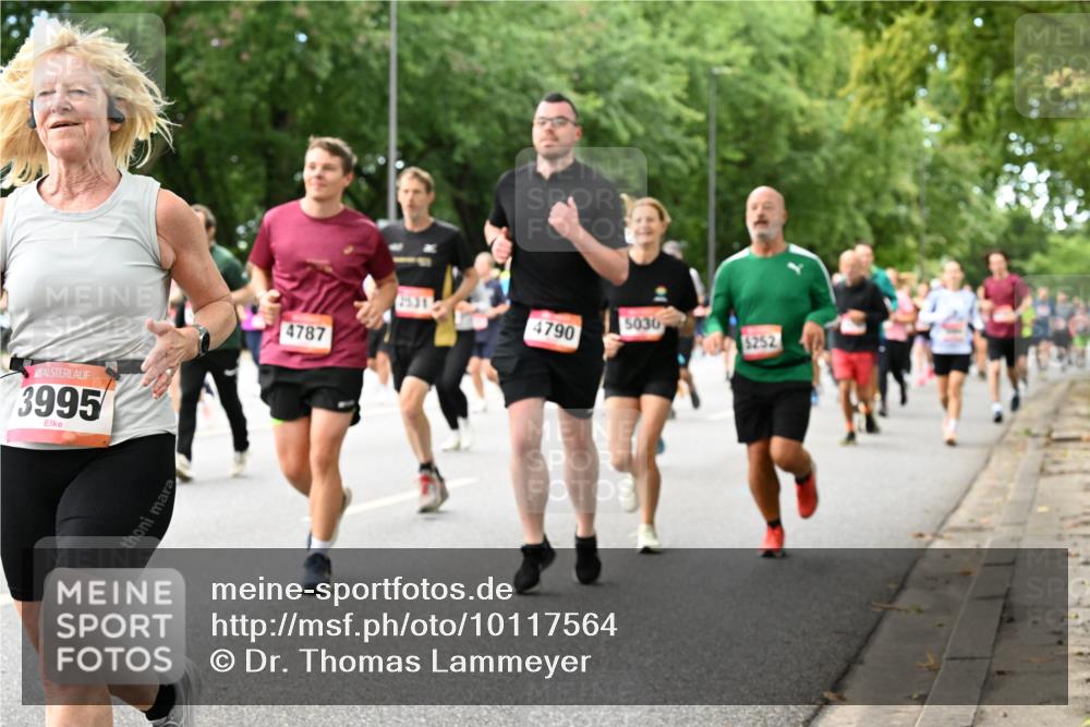 06.09.2026 - CURREX Alsterlauf Dr. Thomas Lammeyer http://msf.ph/oto/10117564 06.09.2026 09:15:35 Laufen 3995, 2531, 4790, 5030, 252, 4787 meine-sportfotos.de