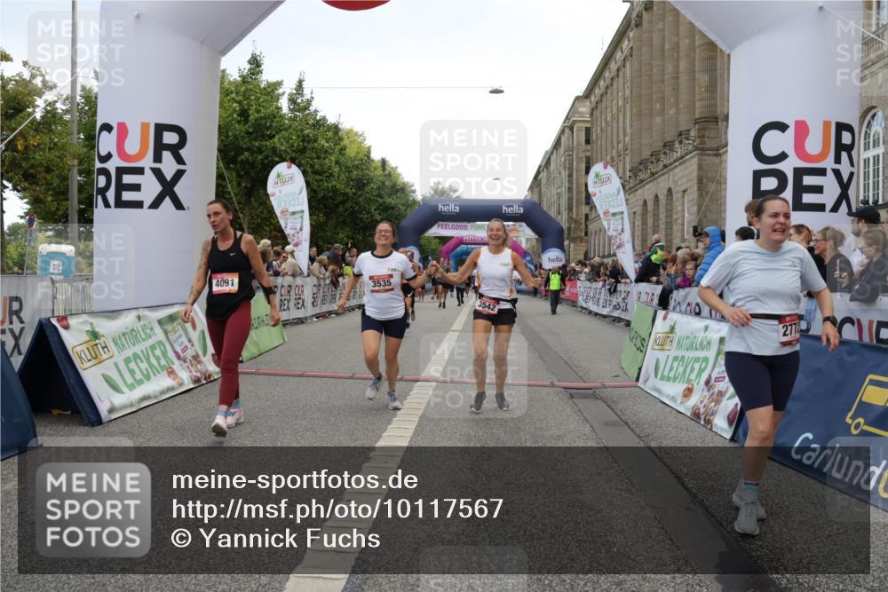 06.09.2026 - CURREX Alsterlauf Yannick Fuchs http://msf.ph/oto/10117567 06.09.2026 09:59:26 Ziel 2077, 2367, 2772, 3535, 3542, 3600, 3657, 3695, 3969, 4091, 4139, 4158, 4217, 4478, 4748, 4791, 5160, 5636, 5712, 5723, 5735, 5948, 6059, 6312, 6443, 6447 meine-sportfotos.de