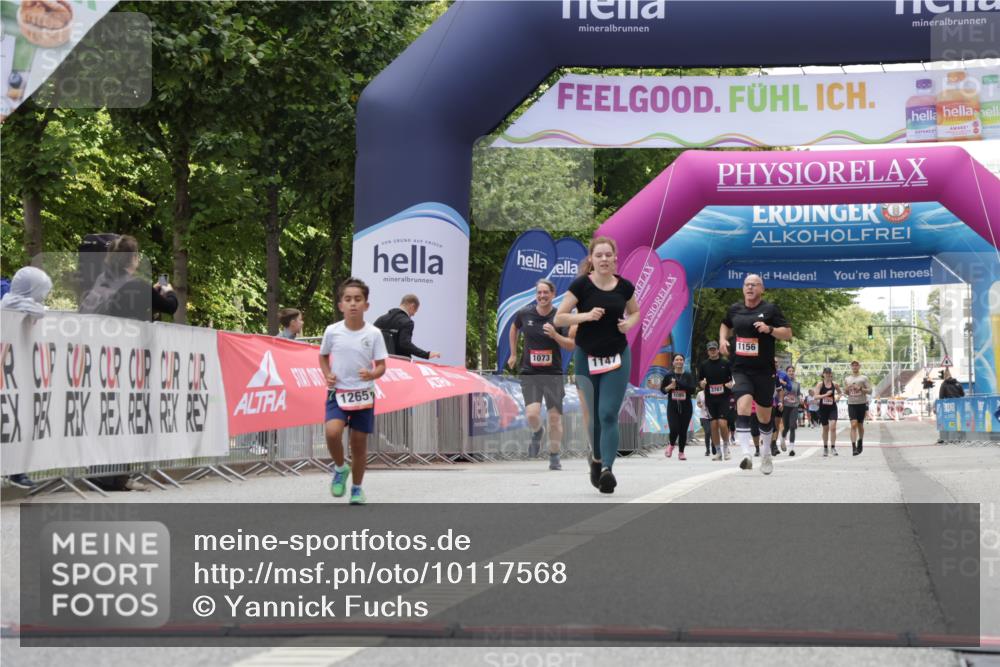 06.09.2026 - CURREX Alsterlauf Yannick Fuchs http://msf.ph/oto/10117568 06.09.2026 12:01:25 Ziel 1026, 1073, 1243, 1265 meine-sportfotos.de