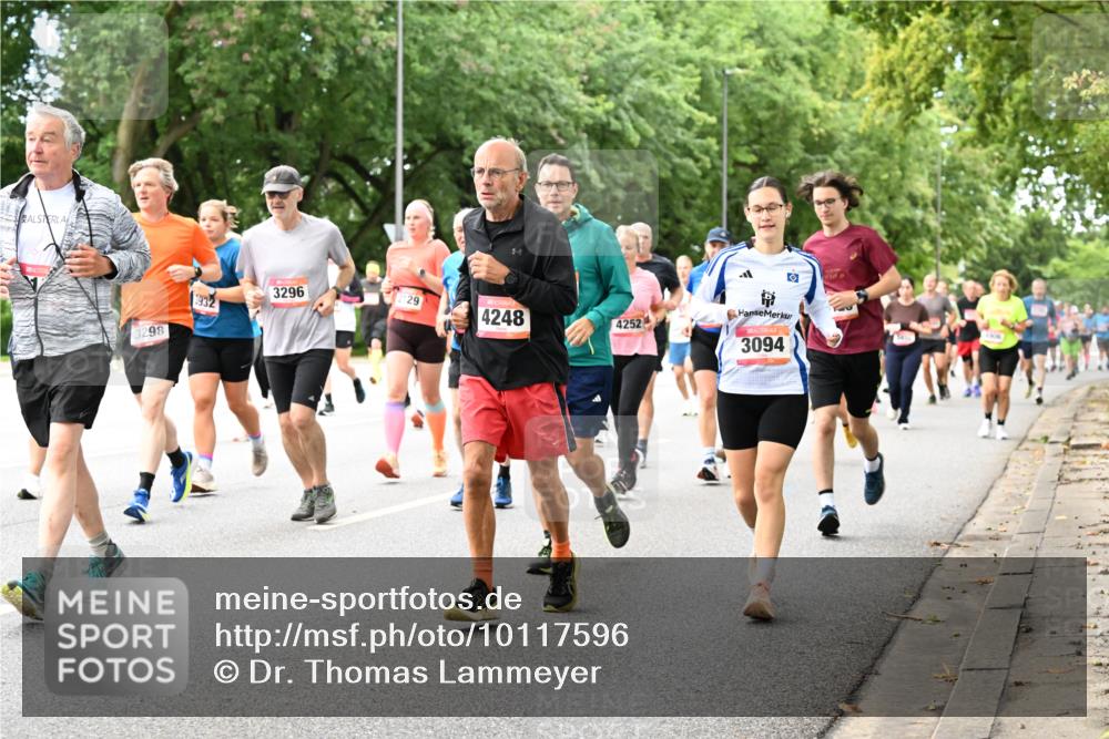 06.09.2026 - CURREX Alsterlauf Dr. Thomas Lammeyer http://msf.ph/oto/10117596 06.09.2026 09:15:39 Laufen 3298, 3296, 129, 3932, 4248, 4252, 3094 meine-sportfotos.de