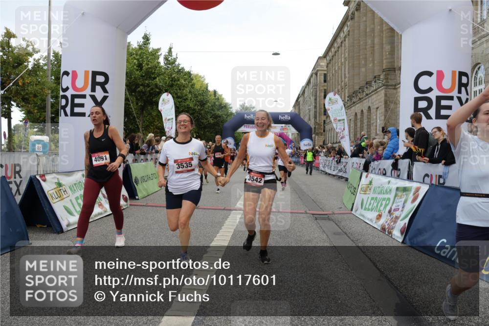 06.09.2026 - CURREX Alsterlauf Yannick Fuchs http://msf.ph/oto/10117601 06.09.2026 09:59:27 Ziel 2077, 2772, 3129, 3535, 3542, 3600, 3657, 3695, 3969, 4091, 4139, 4158, 4478, 4791, 5160, 5636, 5712, 5723, 5735, 5948, 6059, 6312, 6443, 6447 meine-sportfotos.de