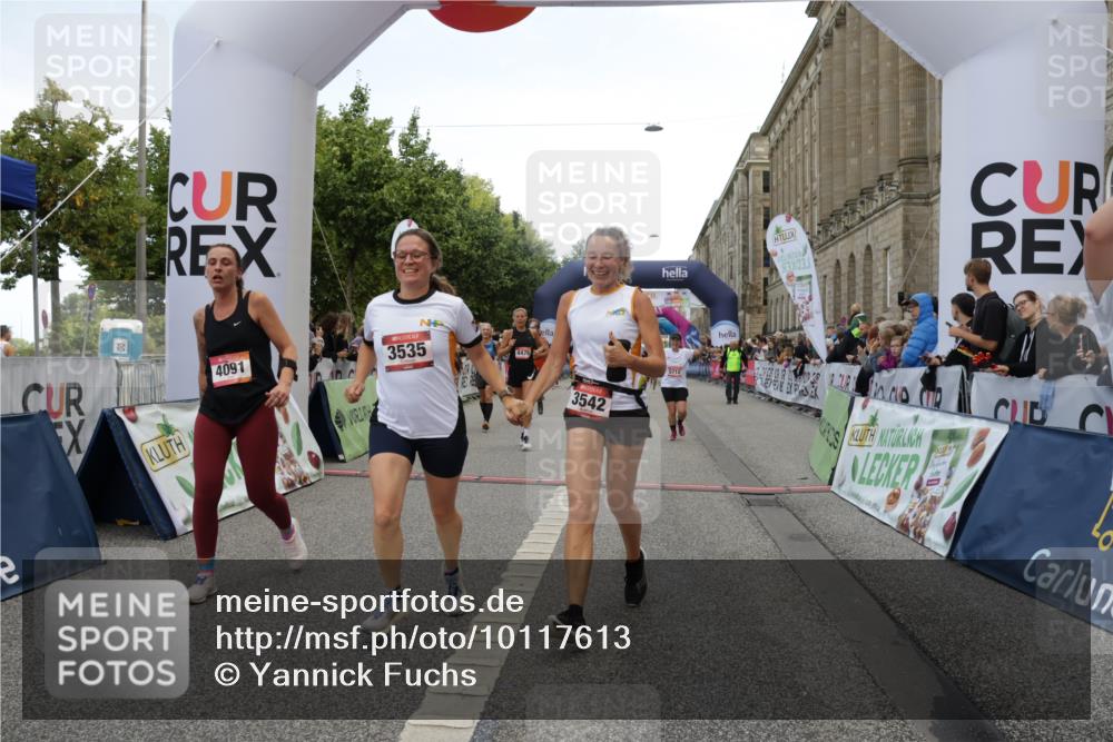 06.09.2026 - CURREX Alsterlauf Yannick Fuchs http://msf.ph/oto/10117613 06.09.2026 09:59:27 Ziel 2077, 2772, 3129, 3535, 3542, 3600, 3657, 3695, 3969, 4091, 4139, 4158, 4478, 4791, 5160, 5636, 5712, 5723, 5735, 5948, 6059, 6312, 6443, 6447 meine-sportfotos.de