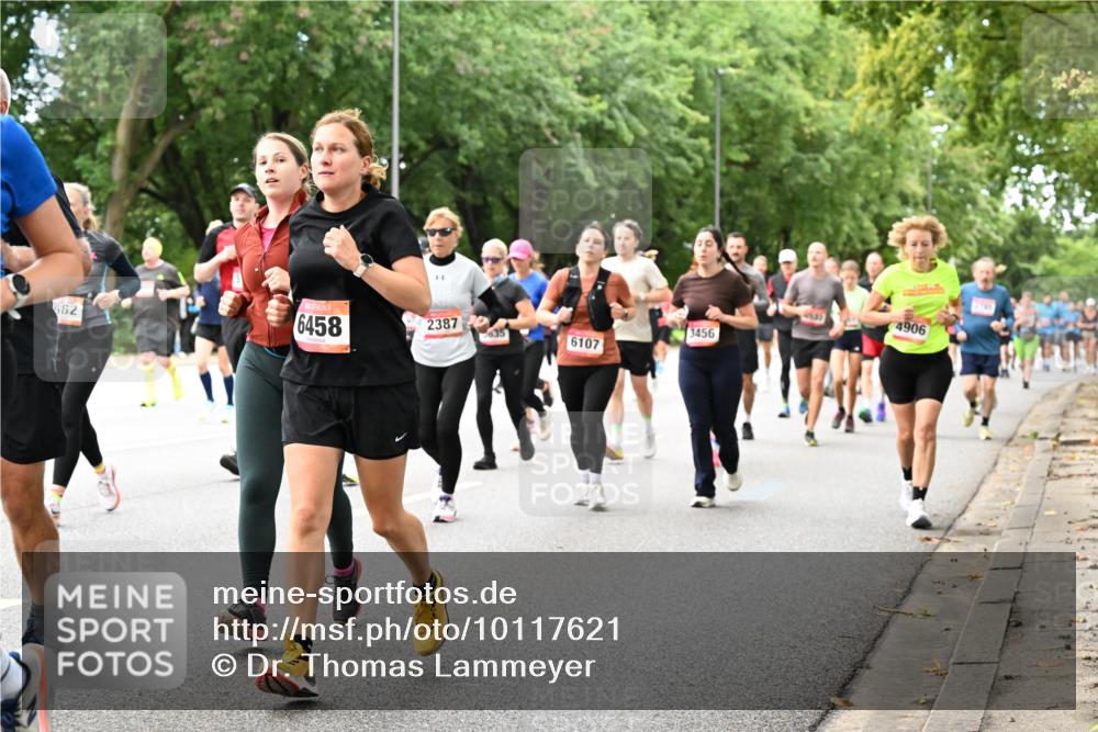 06.09.2026 - CURREX Alsterlauf Dr. Thomas Lammeyer http://msf.ph/oto/10117621 06.09.2026 09:15:43 Laufen 582, 6458, 2387, 4906, 635, 3456, 6107 meine-sportfotos.de