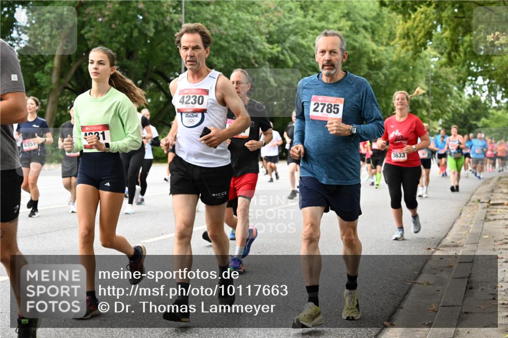 06.09.2026 - CURREX Alsterlauf Dr. Thomas Lammeyer http://msf.ph/oto/10117663 06.09.2026 09:15:48 Laufen 6351, 31, 4230, 2016, 2785, 000, 3633 meine-sportfotos.de