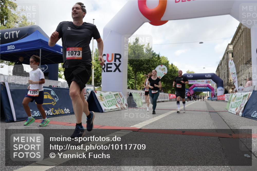06.09.2026 - CURREX Alsterlauf Yannick Fuchs http://msf.ph/oto/10117709 06.09.2026 12:01:31 Ziel 1073, 1147, 1155, 1156, 1243, 1265 meine-sportfotos.de