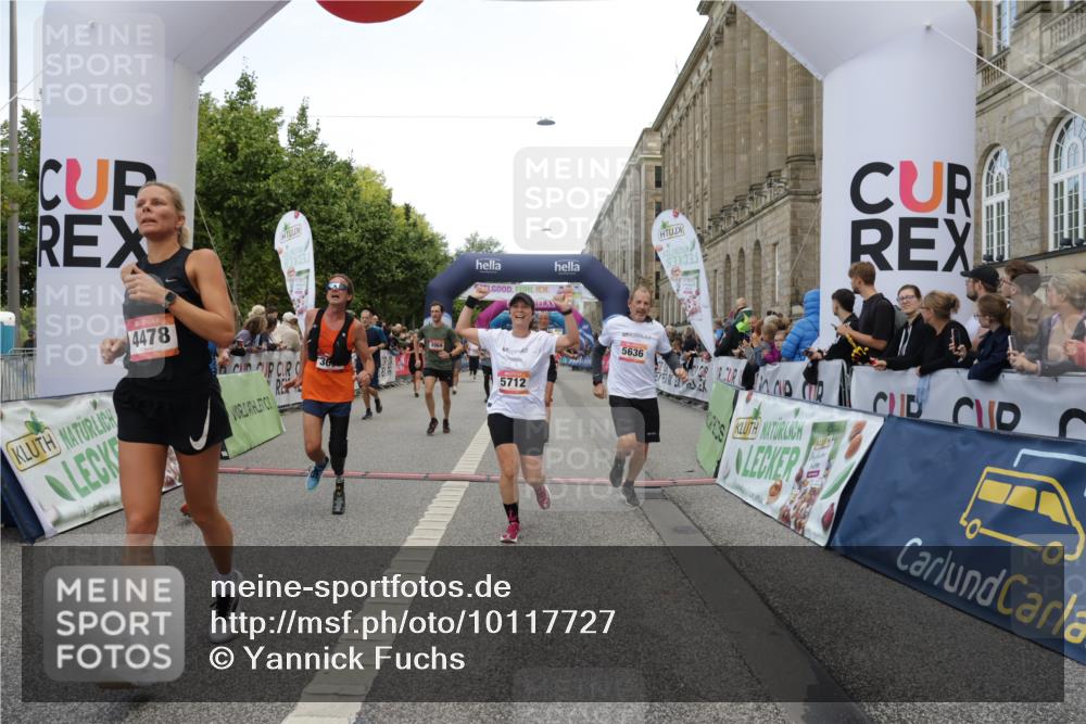 06.09.2026 - CURREX Alsterlauf Yannick Fuchs http://msf.ph/oto/10117727 06.09.2026 09:59:30 Ziel 2077, 2227, 2228, 2772, 3129, 3535, 3542, 3600, 3657, 3695, 3969, 4091, 4158, 4291, 4478, 5474, 5636, 5638, 5712, 5948, 6059, 6447 meine-sportfotos.de