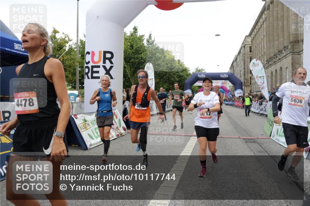 06.09.2026 - CURREX Alsterlauf Yannick Fuchs http://msf.ph/oto/10117744 06.09.2026 09:59:31 Ziel 2077, 2227, 2228, 2772, 3129, 3535, 3542, 3657, 3695, 3969, 4091, 4291, 4478, 5474, 5636, 5638, 5712, 5948, 6213, 6447 meine-sportfotos.de