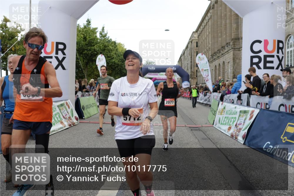 06.09.2026 - CURREX Alsterlauf Yannick Fuchs http://msf.ph/oto/10117775 06.09.2026 09:59:31 Ziel 2077, 2227, 2228, 2772, 3129, 3535, 3542, 3657, 3695, 3969, 4091, 4291, 4478, 5474, 5636, 5638, 5712, 5948, 6213, 6447 meine-sportfotos.de
