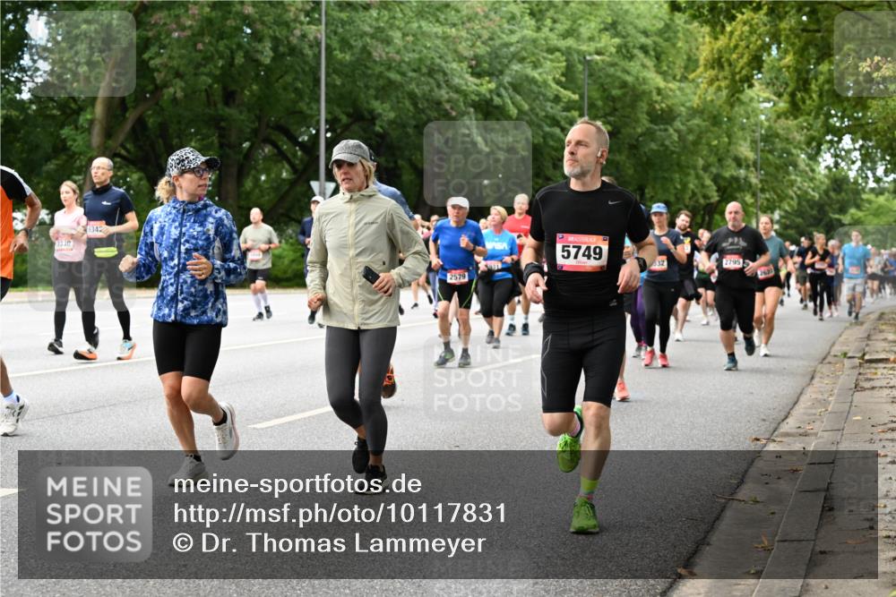06.09.2026 - CURREX Alsterlauf Dr. Thomas Lammeyer http://msf.ph/oto/10117831 06.09.2026 09:16:10 Laufen 3330, 6342, 2579, 5749, 32, 2795 meine-sportfotos.de