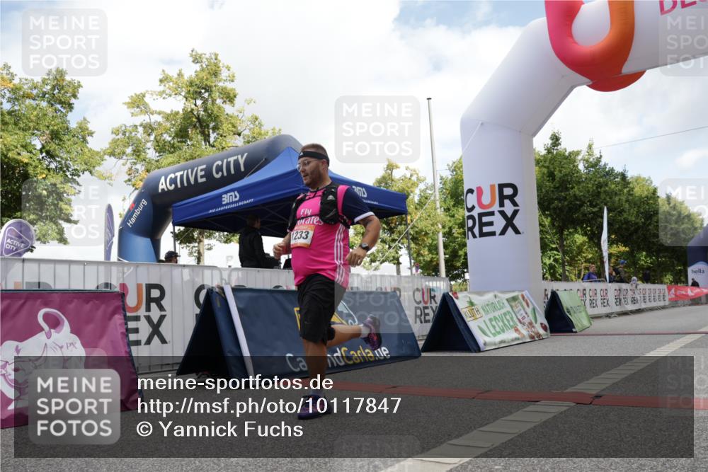 06.09.2026 - CURREX Alsterlauf Yannick Fuchs http://msf.ph/oto/10117847 06.09.2026 12:01:38 Ziel 1147, 1155, 1156, 1233 meine-sportfotos.de
