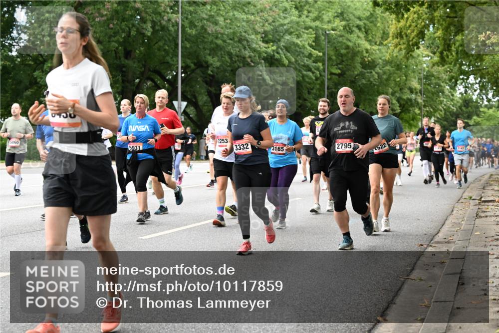 06.09.2026 - CURREX Alsterlauf Dr. Thomas Lammeyer http://msf.ph/oto/10117859 06.09.2026 09:16:13 Laufen 5860, 5931, 2253, 3112, 3332, 3165, 2795, 622, 3142 meine-sportfotos.de