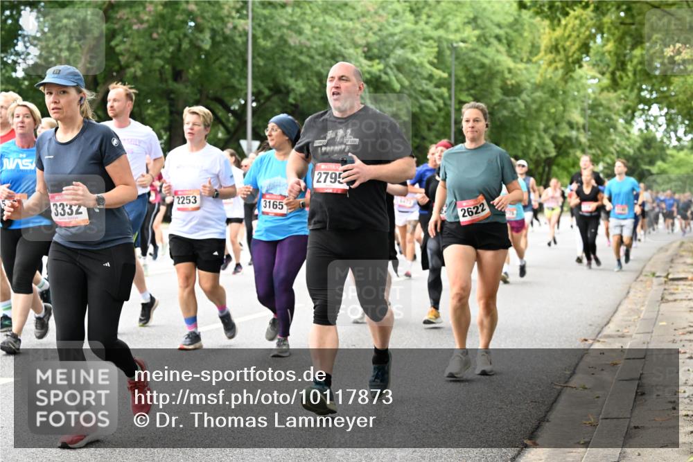 06.09.2026 - CURREX Alsterlauf Dr. Thomas Lammeyer http://msf.ph/oto/10117873 06.09.2026 09:16:15 Laufen 2253, 3165, 3332, 2795, 6475, 2622 meine-sportfotos.de