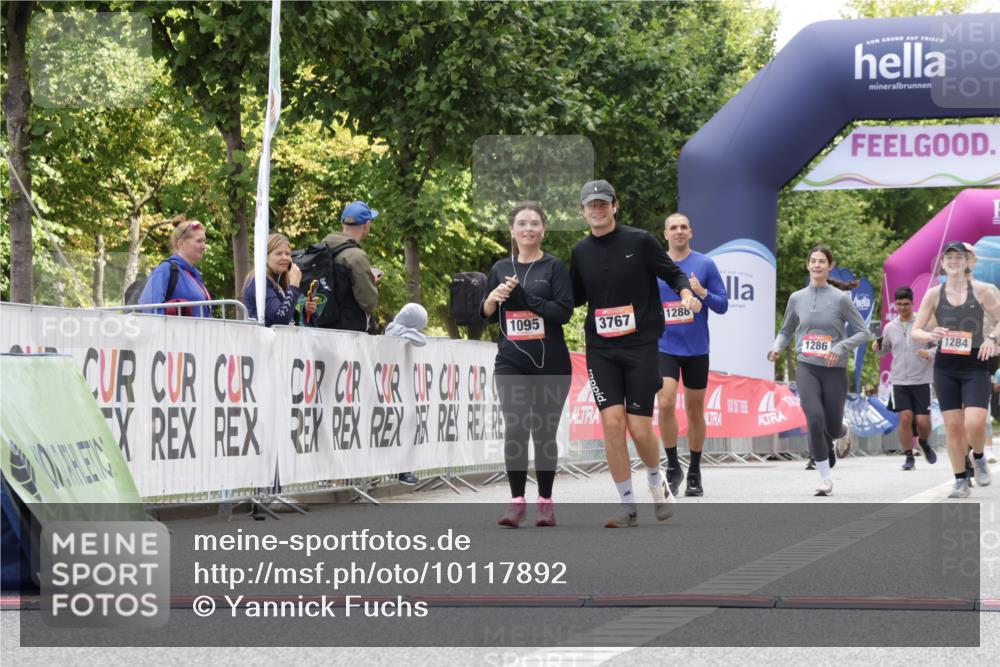 06.09.2026 - CURREX Alsterlauf Yannick Fuchs http://msf.ph/oto/10117892 06.09.2026 12:01:44 Ziel 1095, 1233, 1284 meine-sportfotos.de