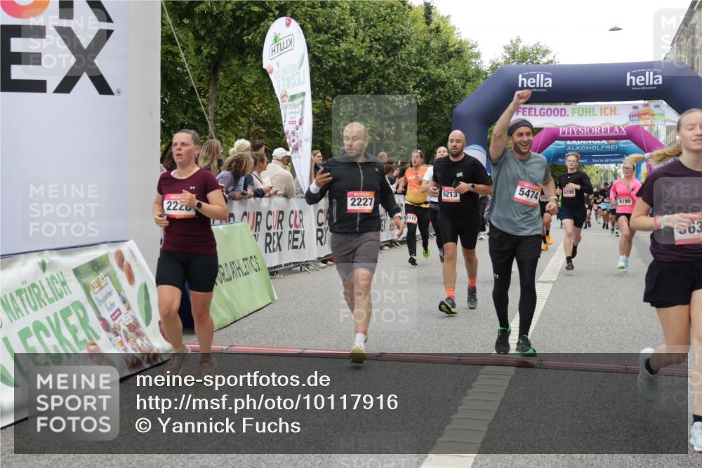06.09.2026 - CURREX Alsterlauf Yannick Fuchs http://msf.ph/oto/10117916 06.09.2026 09:59:34 Ziel 2077, 2227, 2228, 3129, 3695, 3969, 4291, 4478, 4751, 4752, 5474, 5636, 5638, 5712, 5948, 6199, 6200, 6213, 8111 meine-sportfotos.de