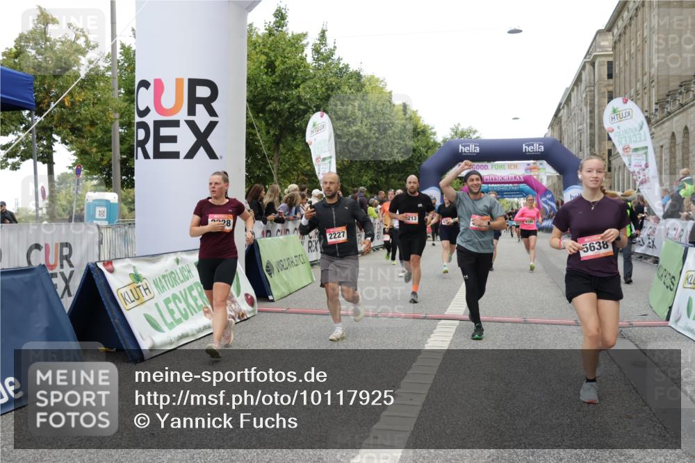 06.09.2026 - CURREX Alsterlauf Yannick Fuchs http://msf.ph/oto/10117925 06.09.2026 09:59:35 Ziel 2077, 2227, 2228, 2780, 3129, 3695, 3969, 4291, 4478, 4751, 4752, 5474, 5636, 5638, 5712, 5948, 6199, 6200, 6213, 8111 meine-sportfotos.de