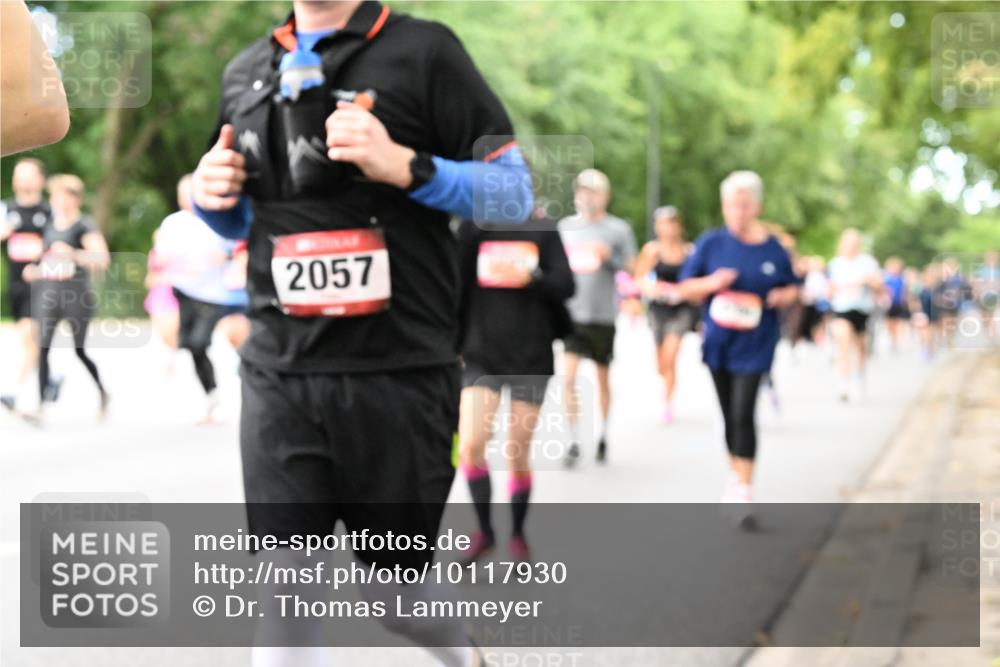 06.09.2026 - CURREX Alsterlauf Dr. Thomas Lammeyer http://msf.ph/oto/10117930 06.09.2026 09:16:22 Laufen 2057 meine-sportfotos.de