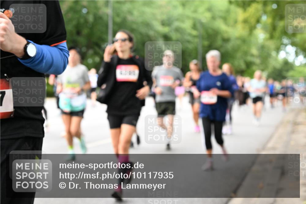 06.09.2026 - CURREX Alsterlauf Dr. Thomas Lammeyer http://msf.ph/oto/10117935 06.09.2026 09:16:23 Laufen  meine-sportfotos.de