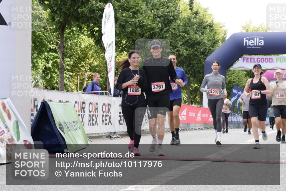 06.09.2026 - CURREX Alsterlauf Yannick Fuchs http://msf.ph/oto/10117976 06.09.2026 12:01:47 Ziel 1095, 1284, 1285, 1286, 1288 meine-sportfotos.de