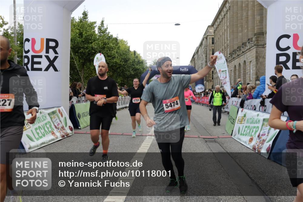 06.09.2026 - CURREX Alsterlauf Yannick Fuchs http://msf.ph/oto/10118001 06.09.2026 09:59:36 Ziel 2077, 2227, 2228, 2780, 3129, 3695, 3969, 4291, 4478, 4751, 4752, 5269, 5474, 5636, 5638, 5712, 5948, 6199, 6200, 6213, 8111 meine-sportfotos.de