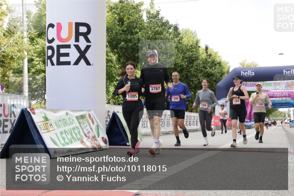 06.09.2026 - CURREX Alsterlauf Yannick Fuchs http://msf.ph/oto/10118015 06.09.2026 12:01:48 Ziel 1095, 1284, 1285, 1286, 1288, 8042 meine-sportfotos.de