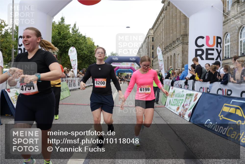 06.09.2026 - CURREX Alsterlauf Yannick Fuchs http://msf.ph/oto/10118048 06.09.2026 09:59:38 Ziel 2077, 2227, 2228, 2780, 3129, 3969, 4042, 4291, 4751, 4752, 5154, 5269, 5474, 5638, 6199, 6200, 6213, 8111 meine-sportfotos.de
