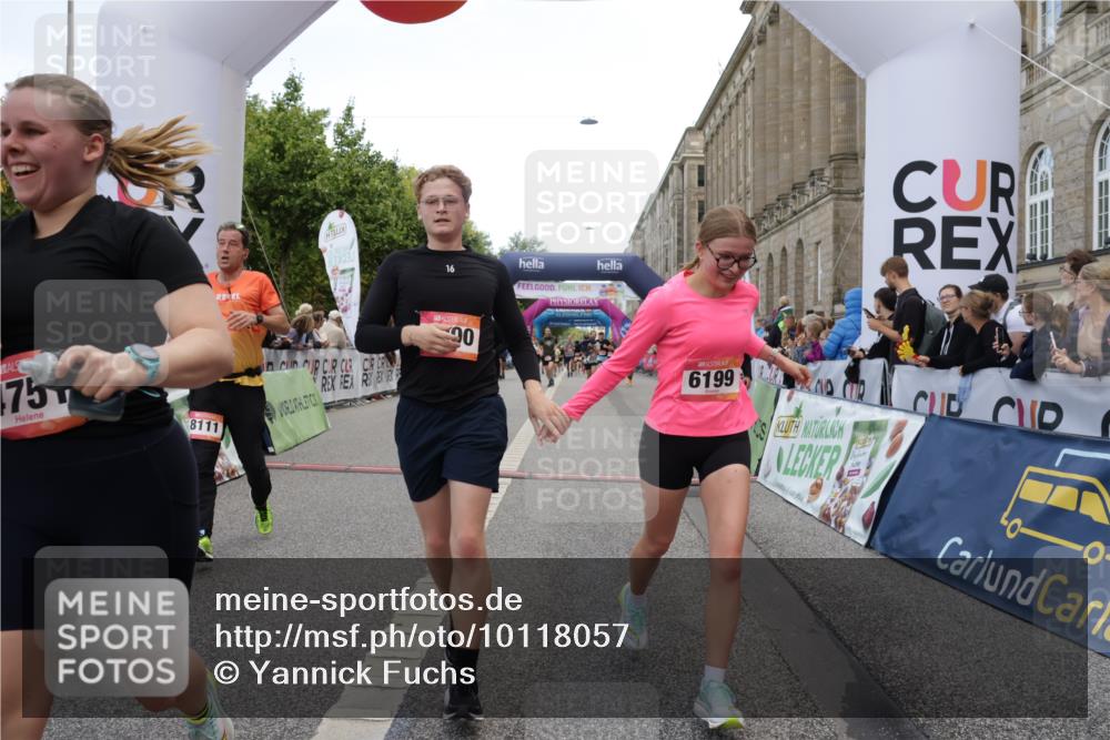 06.09.2026 - CURREX Alsterlauf Yannick Fuchs http://msf.ph/oto/10118057 06.09.2026 09:59:38 Ziel 2077, 2227, 2228, 2780, 3129, 3969, 4042, 4291, 4751, 4752, 5154, 5269, 5474, 5638, 6199, 6200, 6213, 8111 meine-sportfotos.de