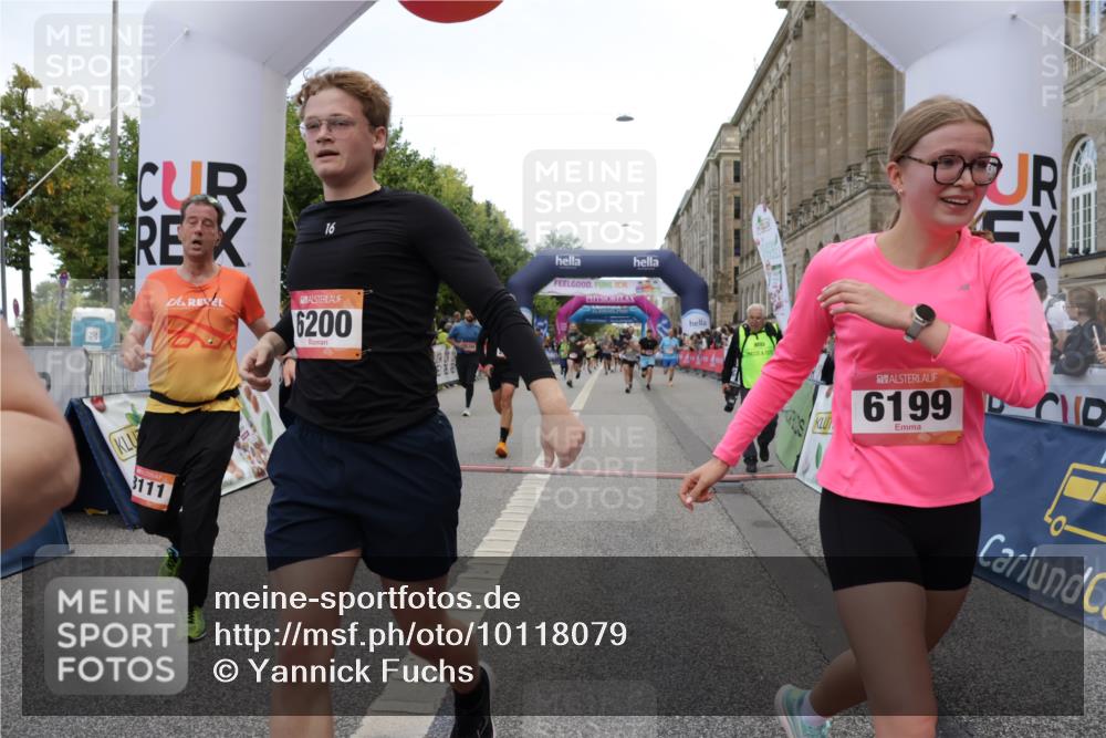 06.09.2026 - CURREX Alsterlauf Yannick Fuchs http://msf.ph/oto/10118079 06.09.2026 09:59:39 Ziel 2227, 2228, 2676, 2780, 3129, 4042, 4291, 4323, 4324, 4751, 4752, 5154, 5269, 5474, 5638, 6199, 6200, 6213, 8111 meine-sportfotos.de