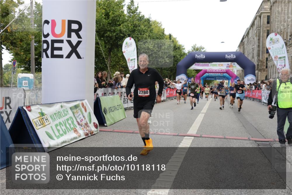06.09.2026 - CURREX Alsterlauf Yannick Fuchs http://msf.ph/oto/10118118 06.09.2026 09:59:40 Ziel 2227, 2228, 2676, 2780, 4042, 4291, 4323, 4324, 4751, 4752, 5154, 5269, 5474, 5638, 6199, 6200, 6213, 8111 meine-sportfotos.de