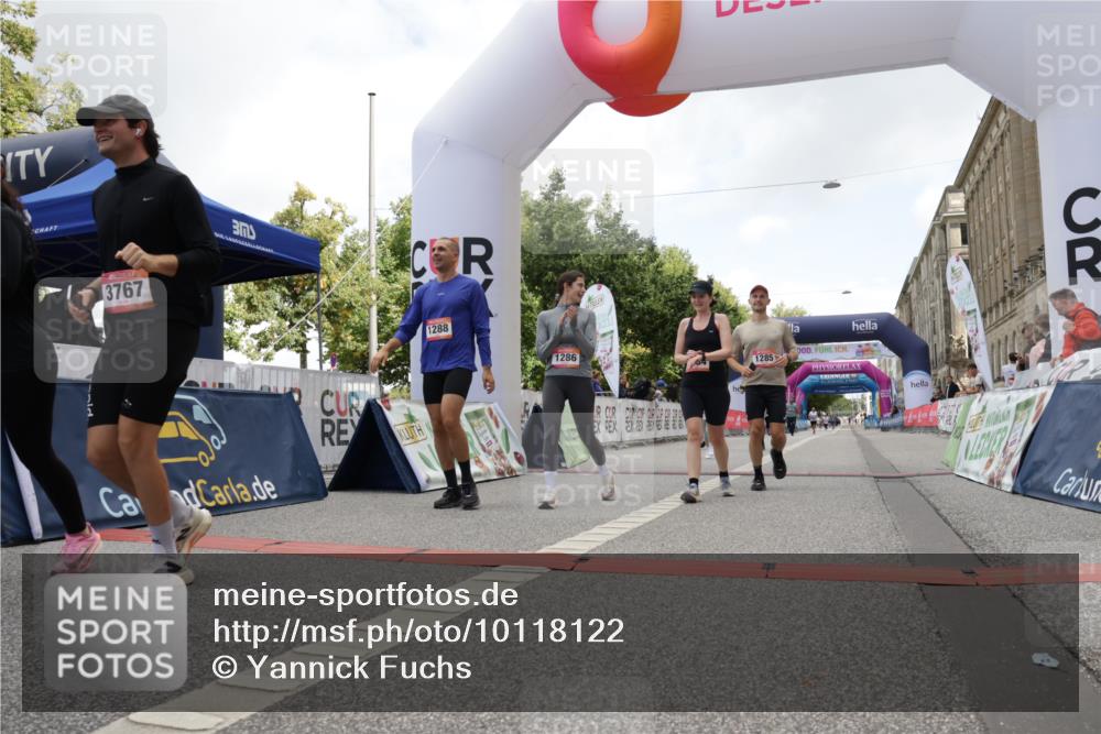06.09.2026 - CURREX Alsterlauf Yannick Fuchs http://msf.ph/oto/10118122 06.09.2026 12:01:51 Ziel 1095, 1284, 1285, 1286, 1288, 1298, 1305, 8042 meine-sportfotos.de