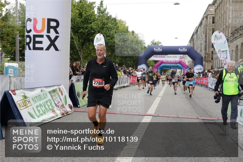 06.09.2026 - CURREX Alsterlauf Yannick Fuchs http://msf.ph/oto/10118139 06.09.2026 09:59:40 Ziel 2227, 2228, 2676, 2780, 4042, 4291, 4323, 4324, 4751, 4752, 5154, 5269, 5474, 5638, 6199, 6200, 6213, 8111 meine-sportfotos.de