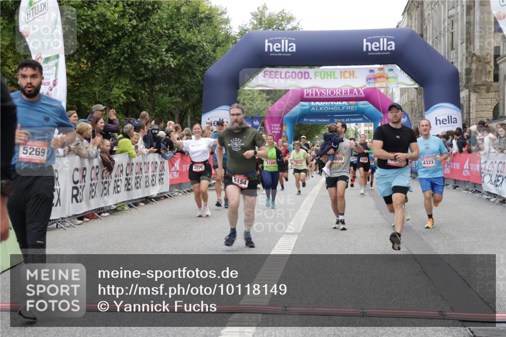 06.09.2026 - CURREX Alsterlauf Yannick Fuchs http://msf.ph/oto/10118149 06.09.2026 09:59:41 Ziel 2227, 2228, 2269, 2676, 2780, 3119, 3120, 4042, 4291, 4323, 4324, 4751, 4752, 5154, 5269, 5474, 5638, 5800, 6199, 6200, 6213, 8111 meine-sportfotos.de