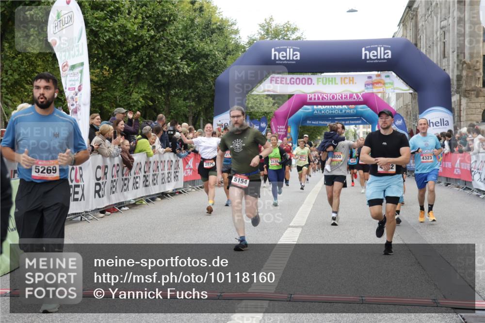 06.09.2026 - CURREX Alsterlauf Yannick Fuchs http://msf.ph/oto/10118160 06.09.2026 09:59:41 Ziel 2227, 2228, 2269, 2676, 2780, 3119, 3120, 4042, 4291, 4323, 4324, 4751, 4752, 5154, 5269, 5474, 5638, 5800, 6199, 6200, 6213, 8111 meine-sportfotos.de