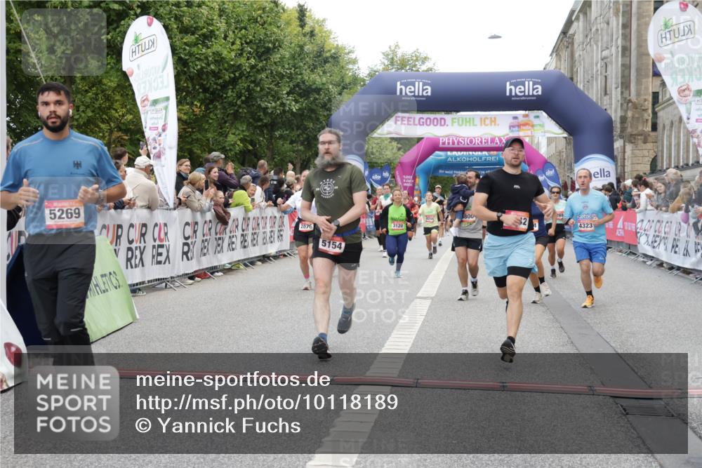 06.09.2026 - CURREX Alsterlauf Yannick Fuchs http://msf.ph/oto/10118189 06.09.2026 09:59:42 Ziel 2227, 2269, 2676, 2780, 3119, 3120, 4042, 4323, 4324, 4751, 4752, 5154, 5269, 5474, 5800, 6017, 6199, 6200, 6213, 6244, 8111 meine-sportfotos.de