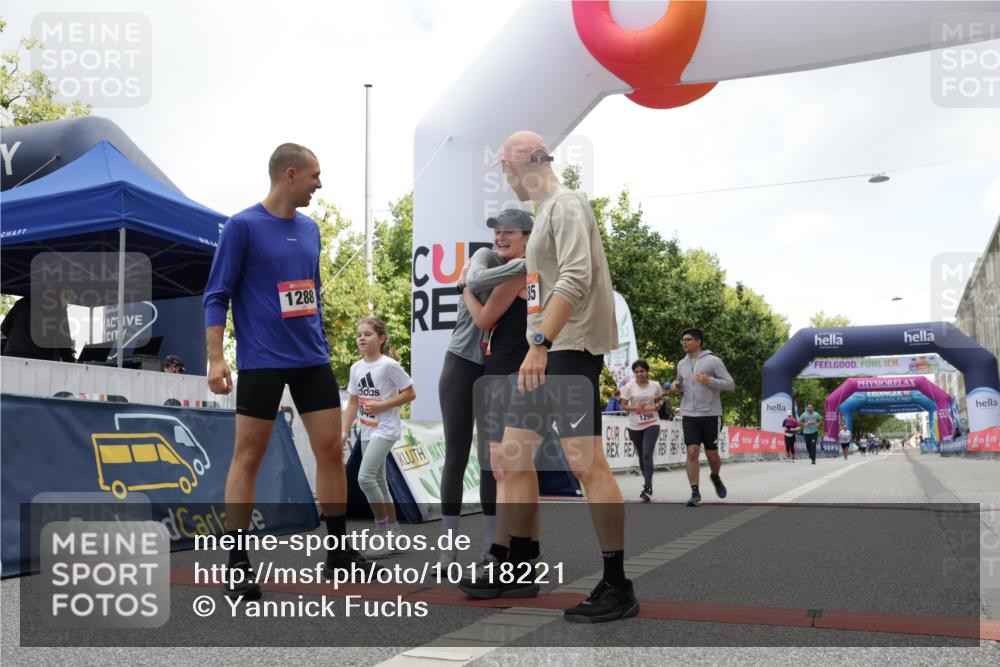 06.09.2026 - CURREX Alsterlauf Yannick Fuchs http://msf.ph/oto/10118221 06.09.2026 12:01:55 Ziel 1095, 1284, 1285, 1286, 1288, 1298, 1305, 8042 meine-sportfotos.de