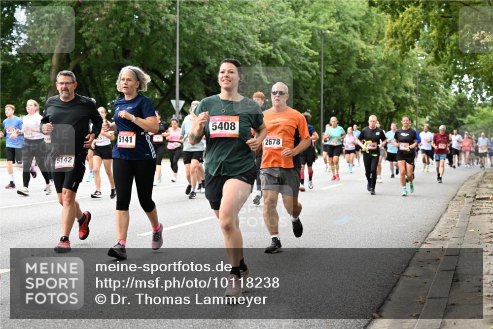 06.09.2026 - CURREX Alsterlauf Dr. Thomas Lammeyer http://msf.ph/oto/10118238 06.09.2026 09:16:50 Laufen 613, 3018, 039, 5142, 5141, 5457, 3911, 5408, 10, 2678, 2598, 4 meine-sportfotos.de