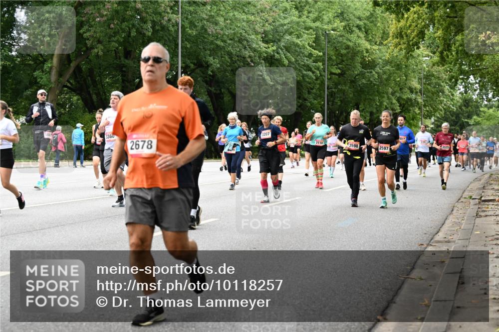 06.09.2026 - CURREX Alsterlauf Dr. Thomas Lammeyer http://msf.ph/oto/10118257 06.09.2026 09:16:52 Laufen 588, 3360, 2678, 4479, 3207, 2110, 2598, 2572, 2597 meine-sportfotos.de