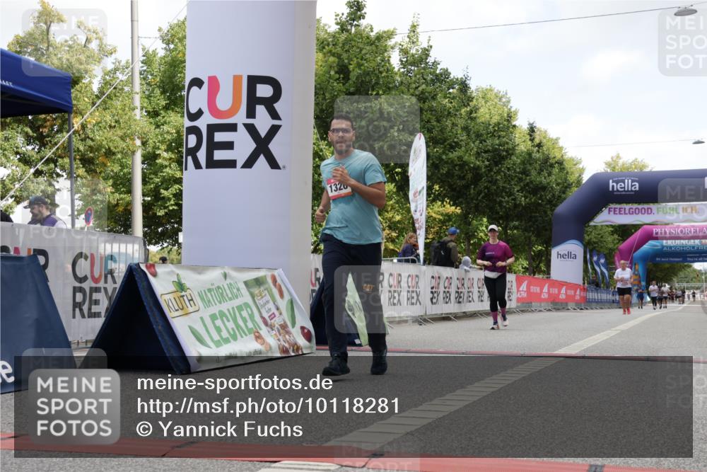 06.09.2026 - CURREX Alsterlauf Yannick Fuchs http://msf.ph/oto/10118281 06.09.2026 12:02:03 Ziel 1150, 1326 meine-sportfotos.de