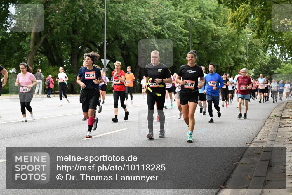 06.09.2026 - CURREX Alsterlauf Dr. Thomas Lammeyer http://msf.ph/oto/10118285 06.09.2026 09:16:54 Laufen 3911, 3207, 10, 2020, 2685, 259, 1958, 2597, 5889, 2572 meine-sportfotos.de