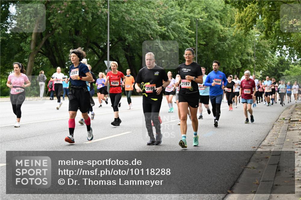06.09.2026 - CURREX Alsterlauf Dr. Thomas Lammeyer http://msf.ph/oto/10118288 06.09.2026 09:16:54 Laufen 3911, 4692, 3207, 2685, 10, 2020, 5647, 2598, 4958, 39, 2597, 5889, 2572 meine-sportfotos.de
