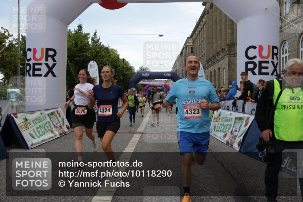 06.09.2026 - CURREX Alsterlauf Yannick Fuchs http://msf.ph/oto/10118290 06.09.2026 09:59:45 Ziel 2269, 2676, 2780, 3119, 3120, 4042, 4323, 4324, 4889, 4916, 5055, 5056, 5154, 5229, 5269, 5497, 5800, 6017, 6148, 6244, 6268, 8111 meine-sportfotos.de