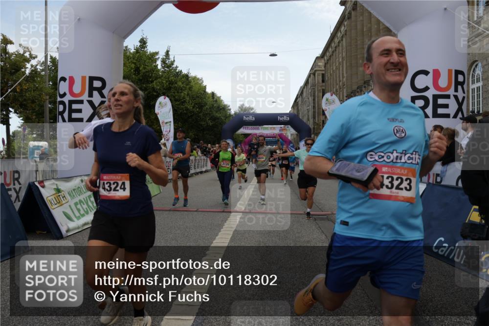 06.09.2026 - CURREX Alsterlauf Yannick Fuchs http://msf.ph/oto/10118302 06.09.2026 09:59:45 Ziel 2269, 2676, 2780, 3119, 3120, 4042, 4323, 4324, 4889, 4916, 5055, 5056, 5154, 5229, 5269, 5497, 5800, 6017, 6148, 6244, 6268, 8111 meine-sportfotos.de