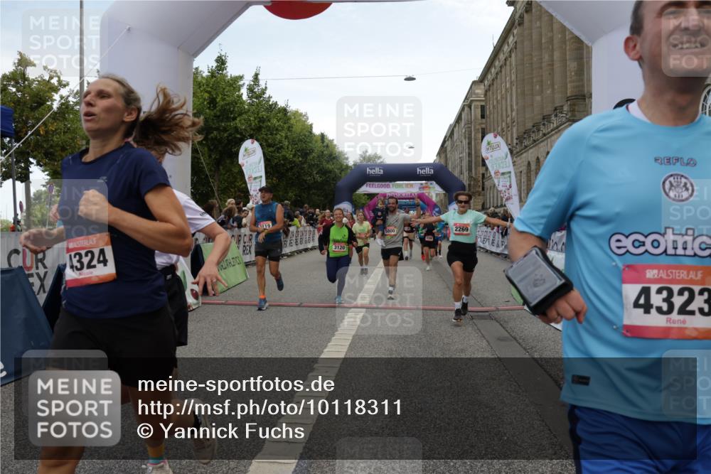 06.09.2026 - CURREX Alsterlauf Yannick Fuchs http://msf.ph/oto/10118311 06.09.2026 09:59:45 Ziel 2269, 2676, 2780, 3119, 3120, 4042, 4323, 4324, 4889, 4916, 5055, 5056, 5154, 5229, 5269, 5497, 5800, 6017, 6148, 6244, 6268, 8111 meine-sportfotos.de