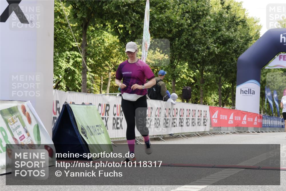 06.09.2026 - CURREX Alsterlauf Yannick Fuchs http://msf.ph/oto/10118317 06.09.2026 12:02:06 Ziel 1150, 1326 meine-sportfotos.de