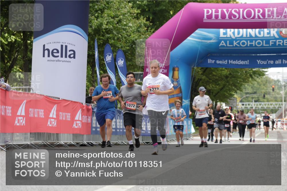 06.09.2026 - CURREX Alsterlauf Yannick Fuchs http://msf.ph/oto/10118351 06.09.2026 12:02:15 Ziel 1209 meine-sportfotos.de