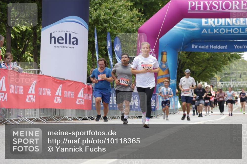 06.09.2026 - CURREX Alsterlauf Yannick Fuchs http://msf.ph/oto/10118365 06.09.2026 12:02:15 Ziel 1209 meine-sportfotos.de